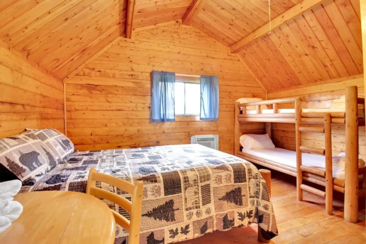 Rustic Cabin With Pool Access Bloomington Buitenkant foto