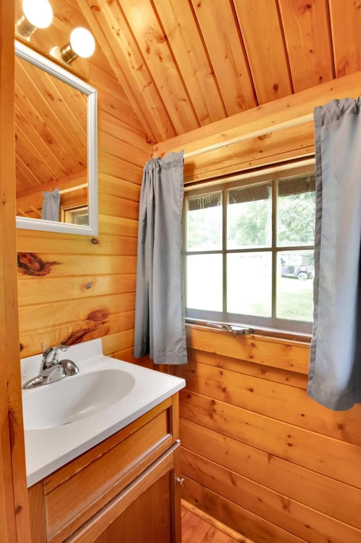 Rustic Cabin With Pool Access Bloomington Buitenkant foto